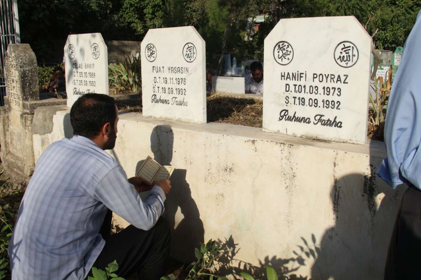 Şehit Hanifi ve Şehit Fuat mezarları başında yad edildi Şehit Hanifi ve Şehit Fuat mezarları başında yad edildi